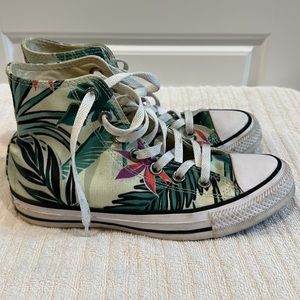 Women's high top converse size 6